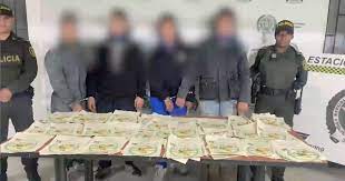 Repartían panfletos del 'Ejército Gaitanista' ¡4 capturados en Barrios Unidos!