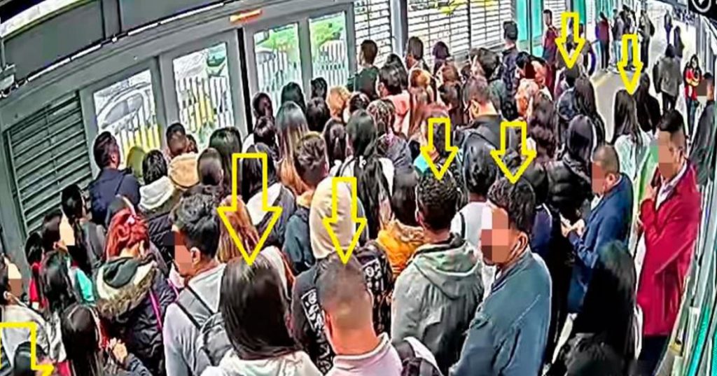 Capturadas cinco personas por hurtar en la estación de TransMilenio Country Sur.