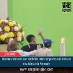 Menores armados con cuchillos.