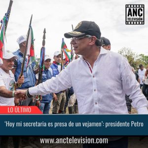 Hoy mi secretaria es presa de un vejamen.