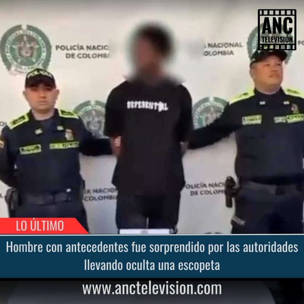 Sorprendido por las autoridades llevando oculta una escopeta.